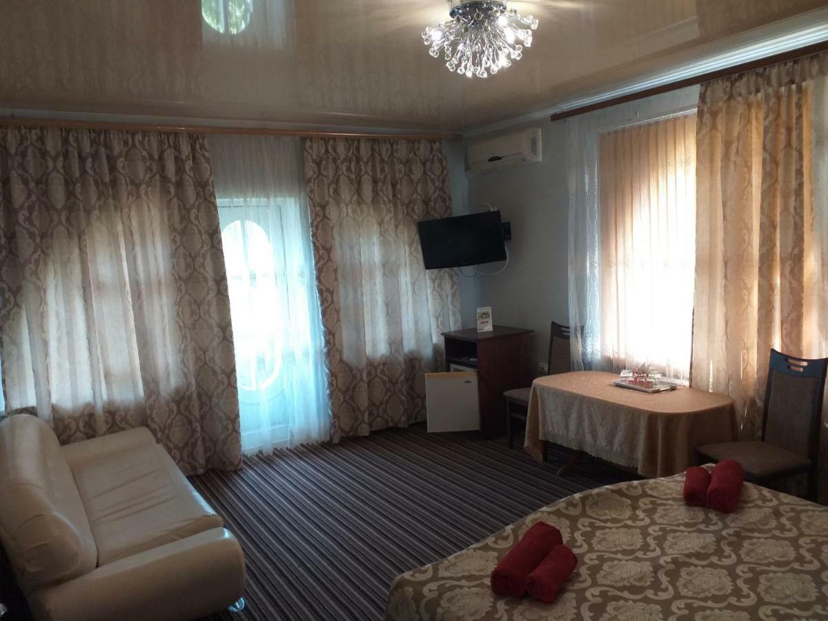 Fiesta Hotell Bilhorod-Dnistrovsʼkyy Exteriör bild
