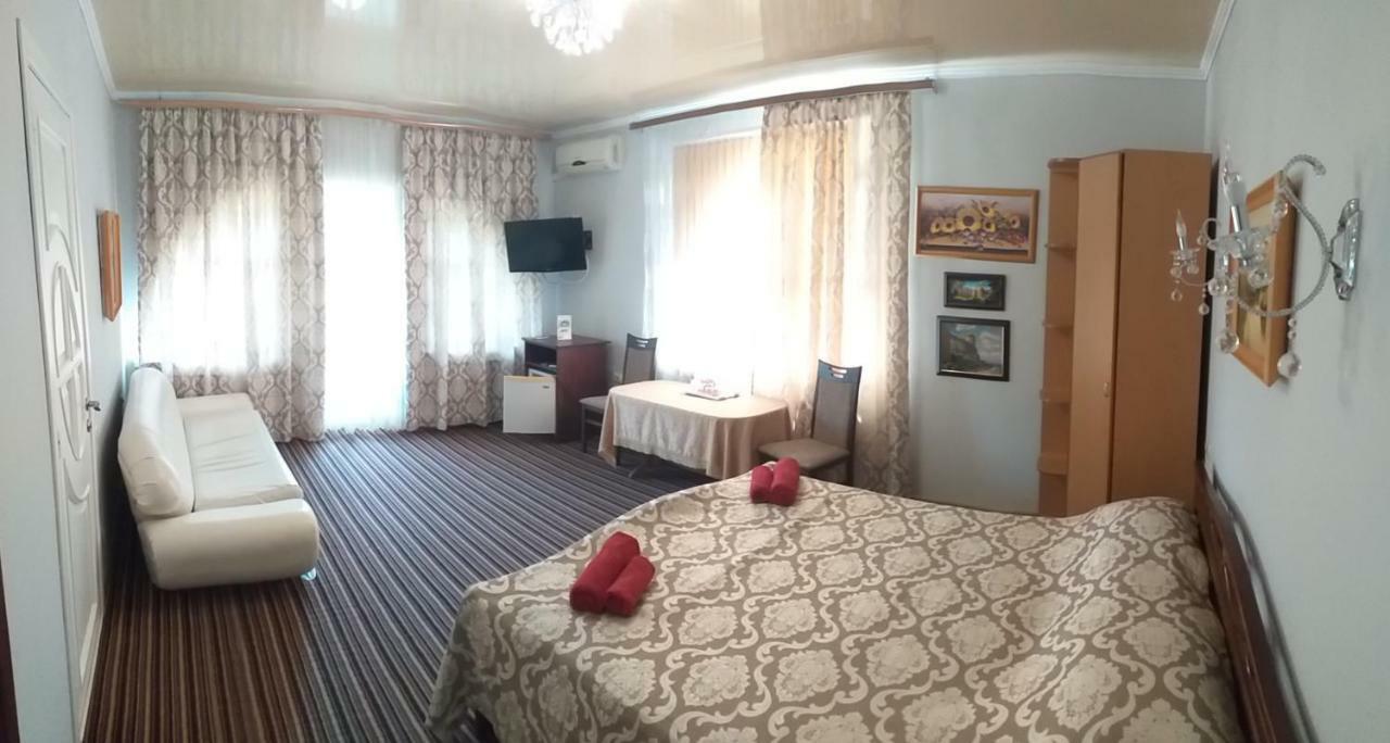 Fiesta Hotell Bilhorod-Dnistrovsʼkyy Exteriör bild